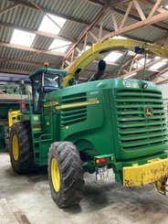 Ensileuse automotrice John Deere 7300 - 1