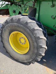 Moissonneuse batteuse John Deere S560 - 6