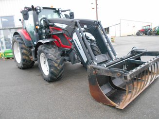 Tracteur agricole Valtra N134F5PS-4 - 1