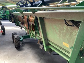 Moissonneuse batteuse John Deere S560 - 11