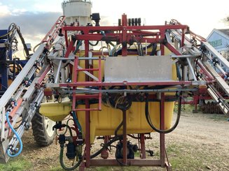 Pulvérisateur porté Beyne 1200 l, 24 m - 2