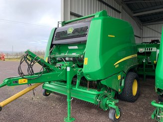 Presse à balles rondes John Deere 990 - 1